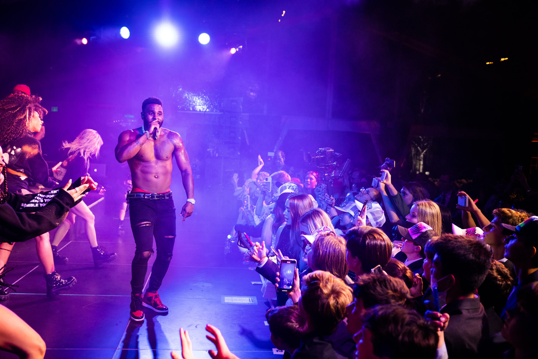 Jason Derulo performing at a Bar Mitzvah, photographed by Catherine Hall Studios
